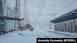 Вокзал для двоих: зимняя идиллия Джанкоя (фотогалерея)